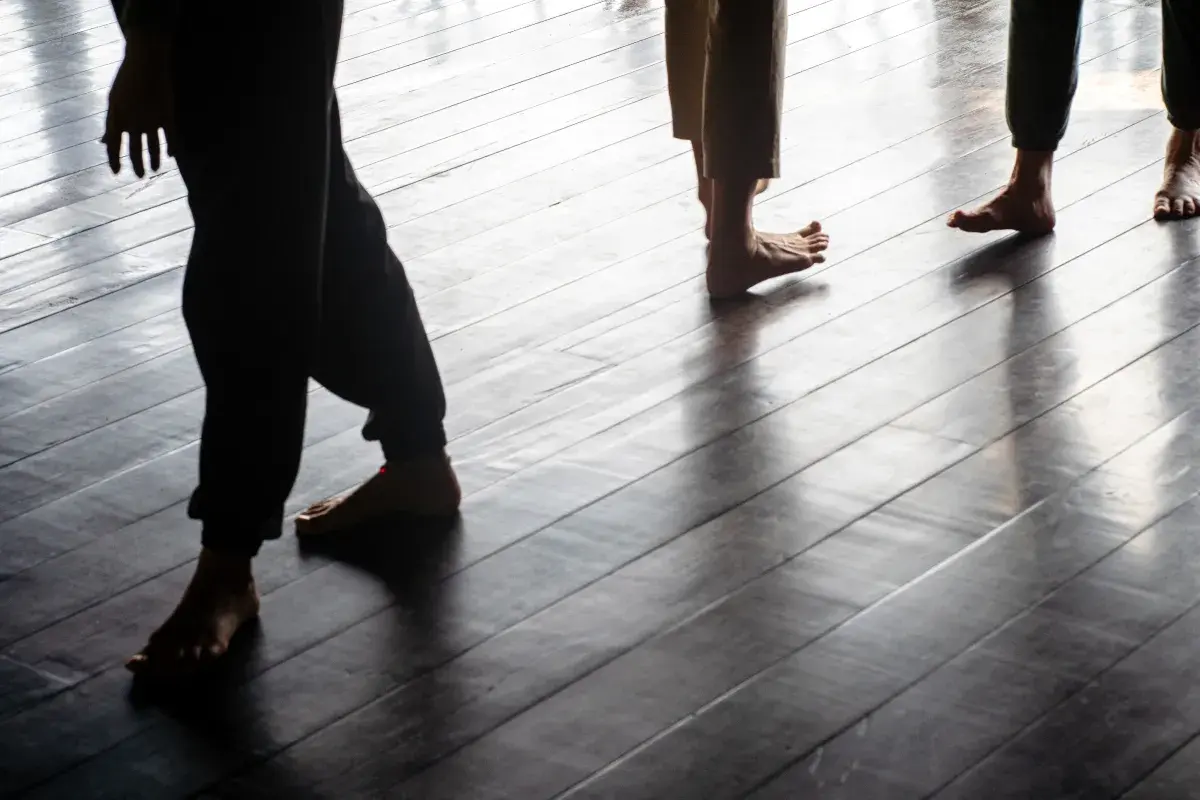 Pensamientos sobre Contact Improvisation y el Underscore como una forma de vida